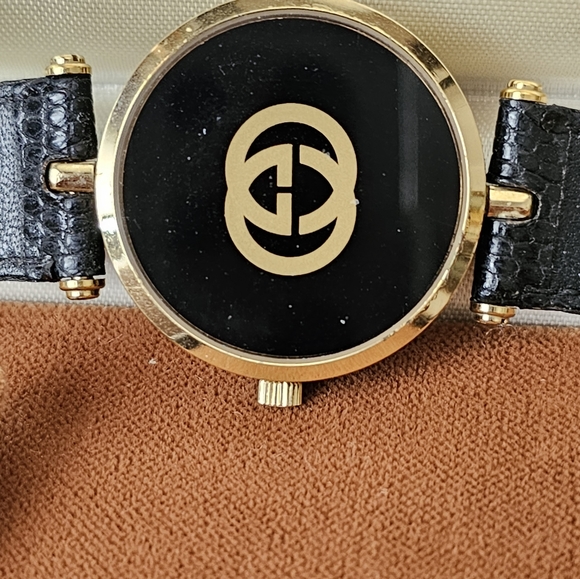 BALLYS GUCCI WATCH IN ORIGINAL BOX AND PACKAGING - Picture 4 of 10